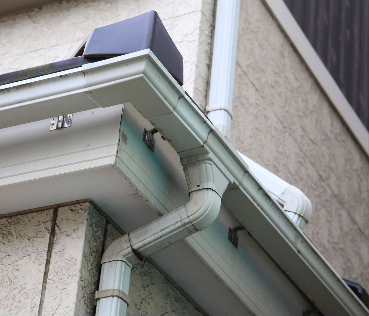 After seamless aluminum gutters installed by Tekton Exteriors in Batesville MS